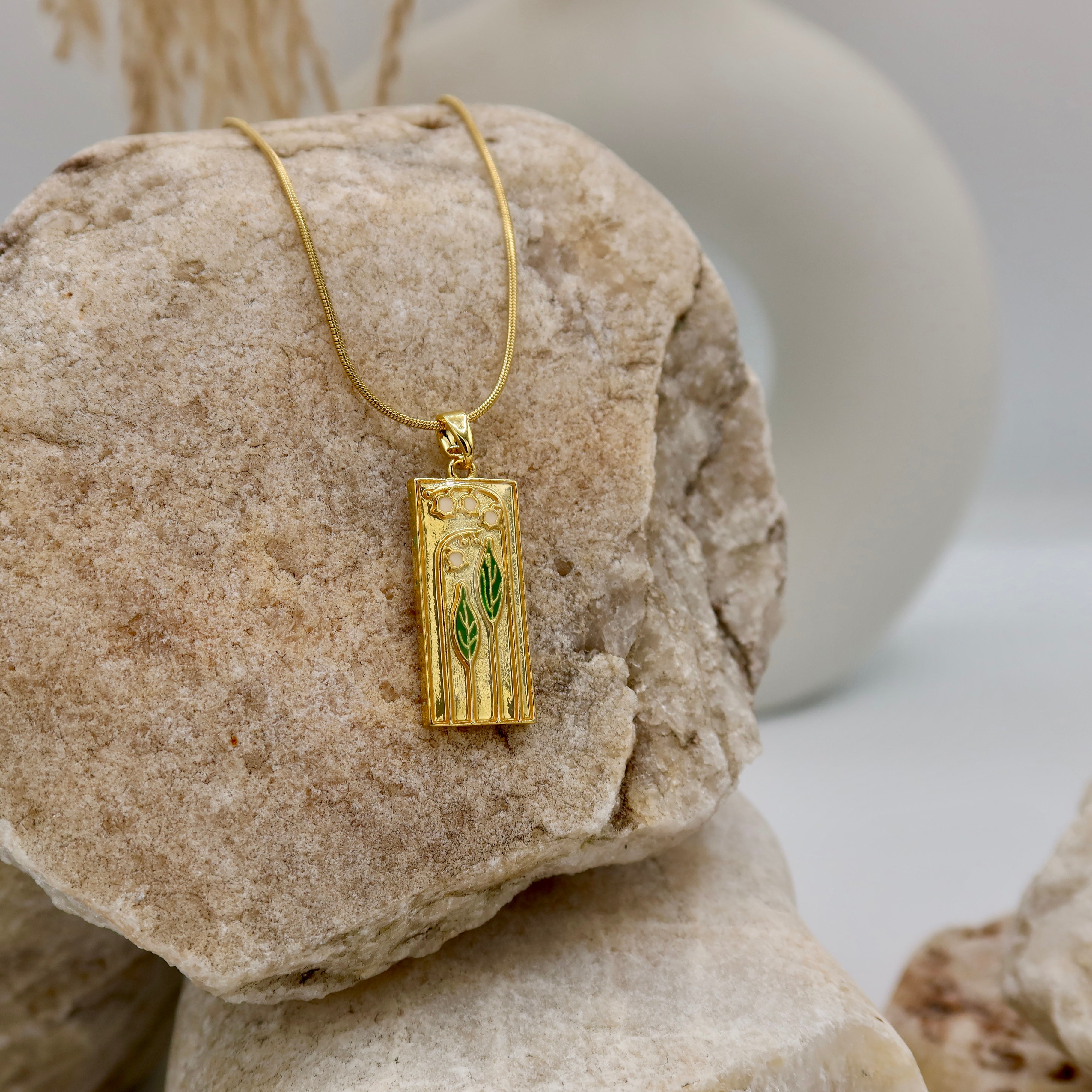 18K Gold Plated Lily Pendant Necklace | Art Nouveau Floral Gold Necklace