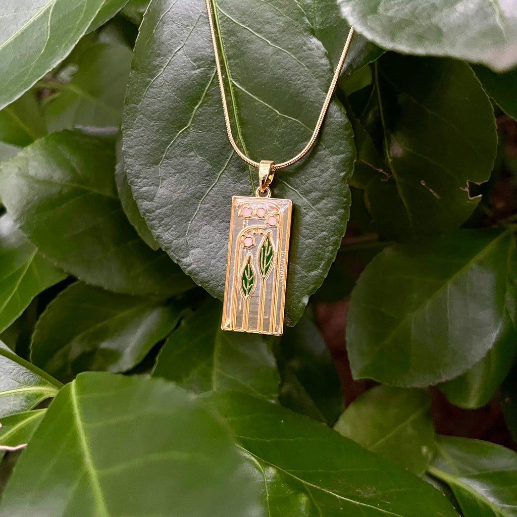 18K Gold Plated Lily Pendant Necklace | Art Nouveau Floral Gold Necklace